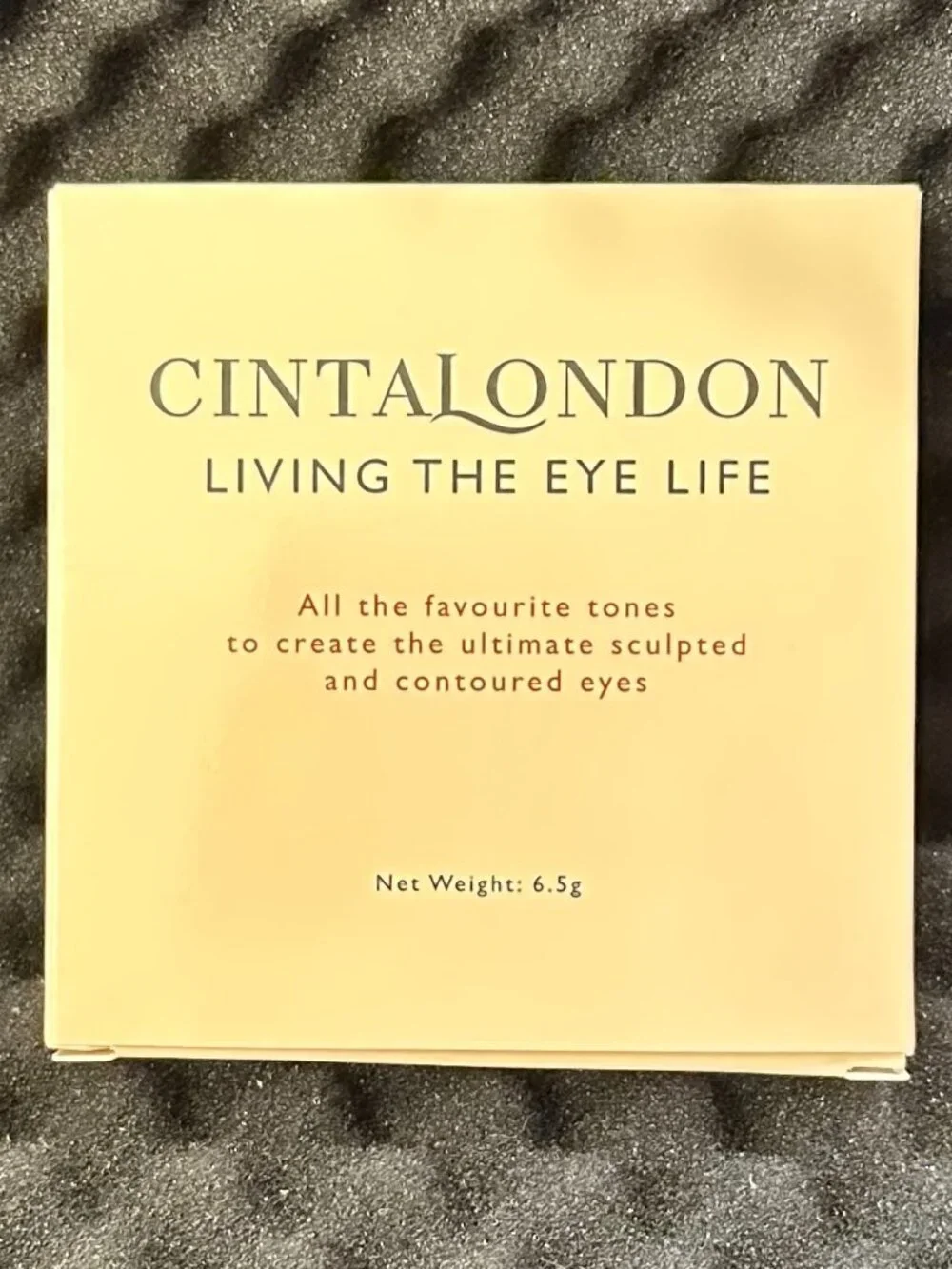 CINTA LONDON Living The Eye Life Eyeshadow Palette